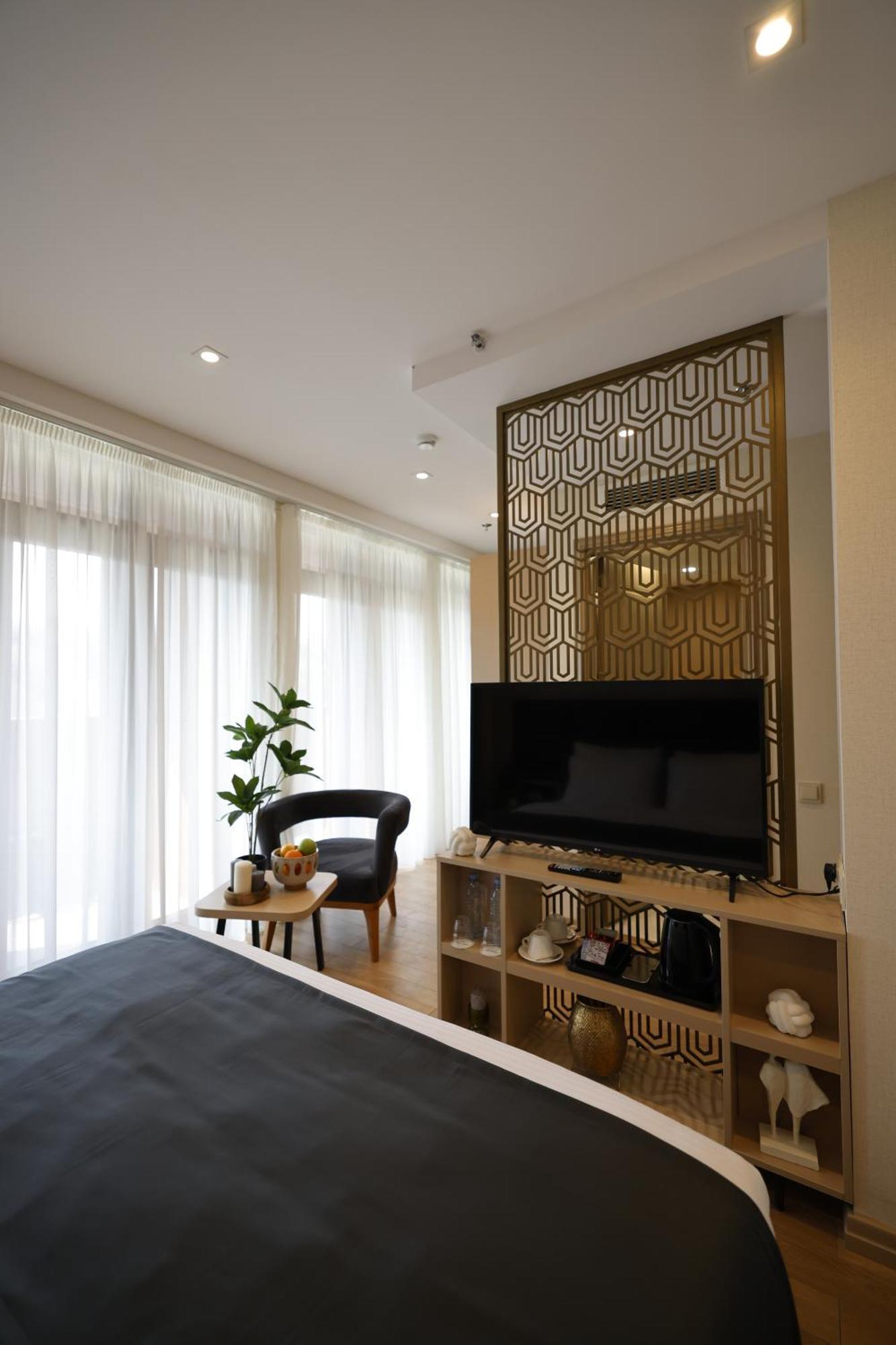Hotel Monday By Dnt Group Tbilisi Esterno foto